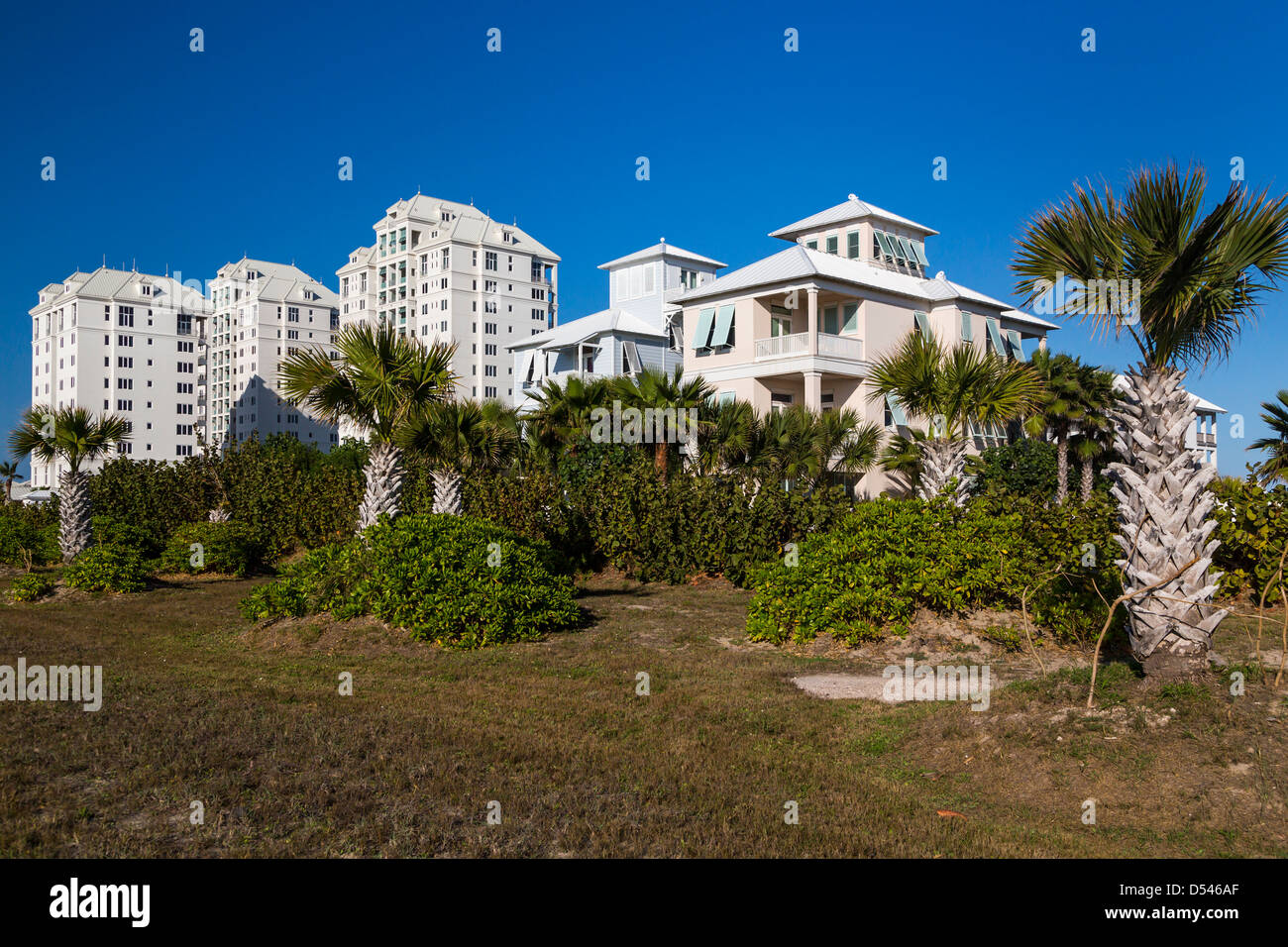 Moderne Eigentumswohnung-Gehäuse an der Küste von South Padre Island, Texas, USA. Stockfoto