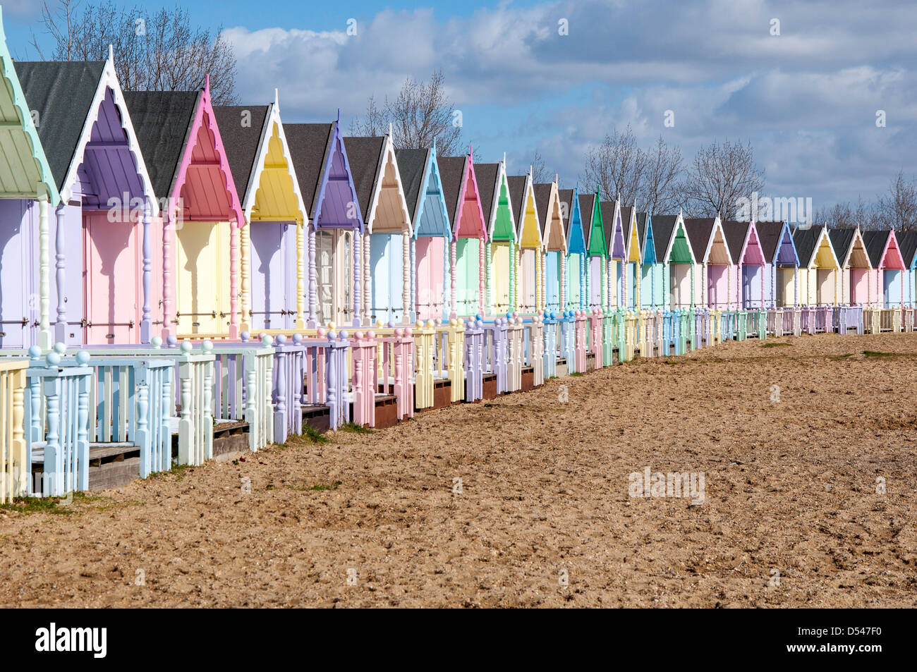 Strandhütten auf Mersea Island, Essex Stockfoto