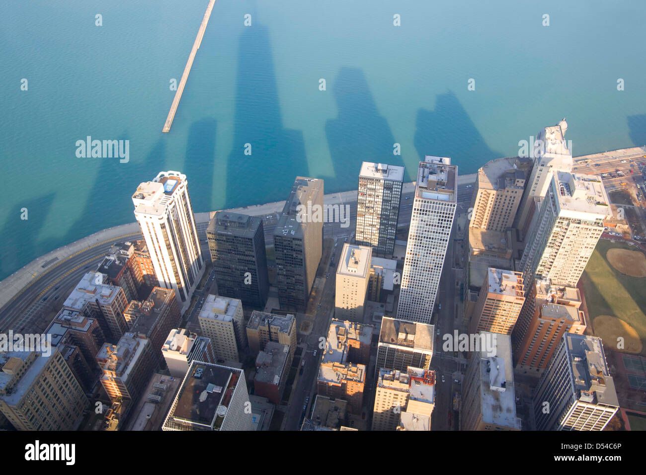 Chicago und Lake Michigan aus dem 94. Stockwerk des John Hancock Building, Chicago, Illinois Stockfoto