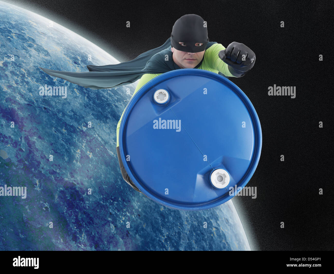 Eco-Superheld wegnehmen blauen Container mit gefährlichen Abfällen von der Erde in den Weltraum Stockfoto