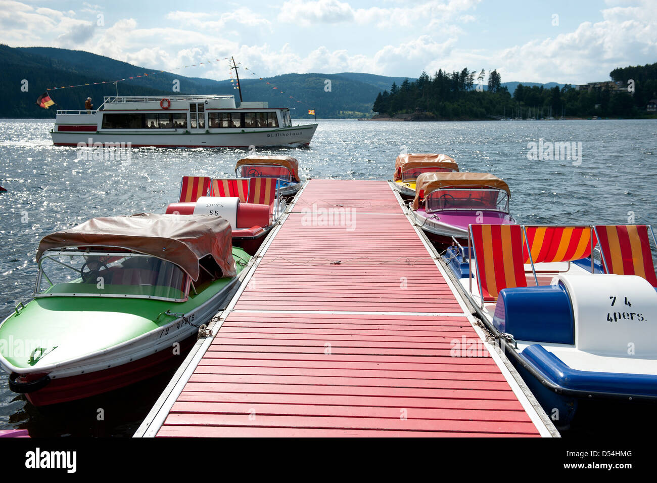 St. Blaise, Deutschland, Tretboote mieten bunte Schluchsee Stockfoto