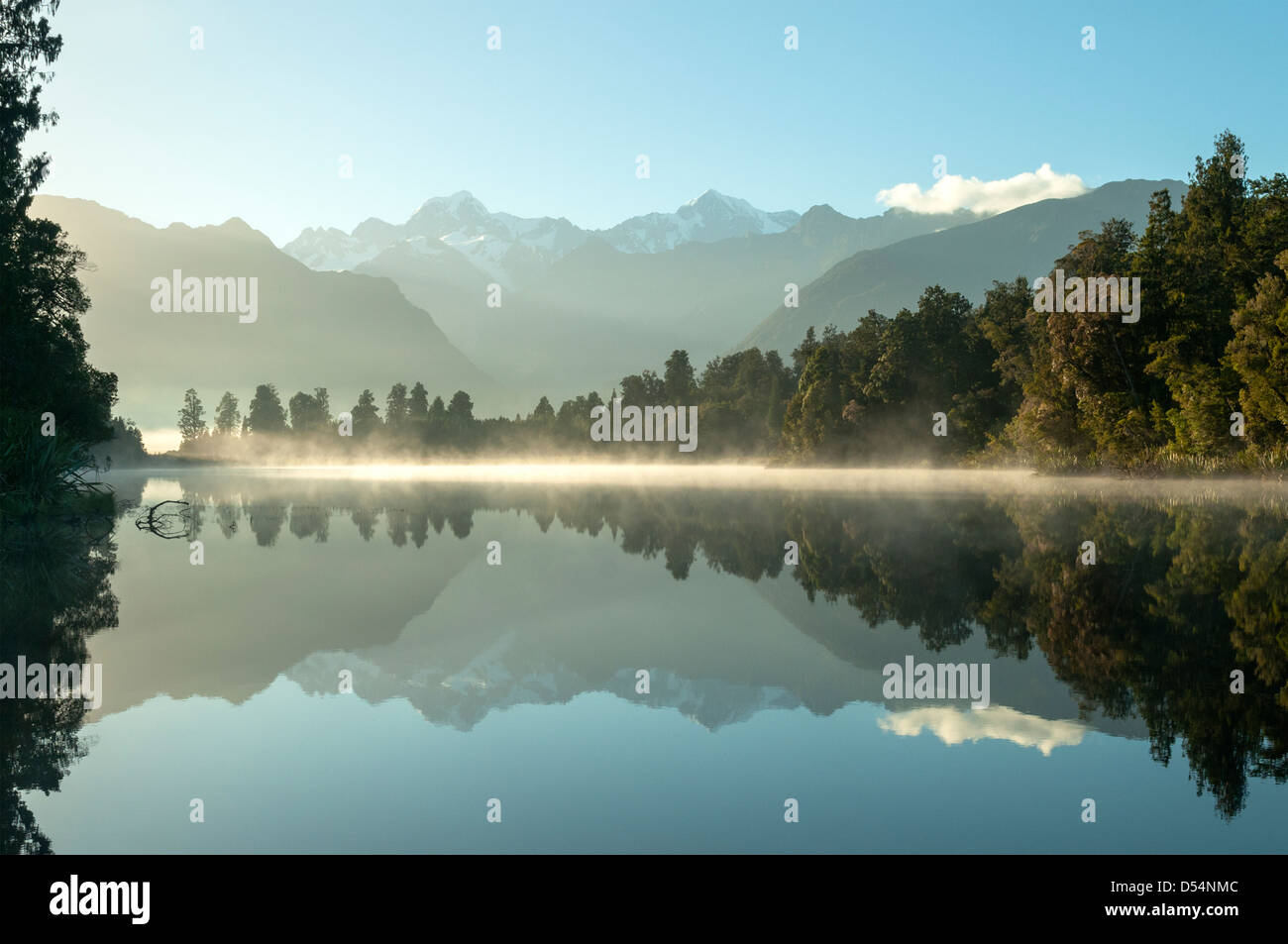 Reflexionen im Lake Matheson, Fox Glacier, West Coast, New Zealand Stockfoto