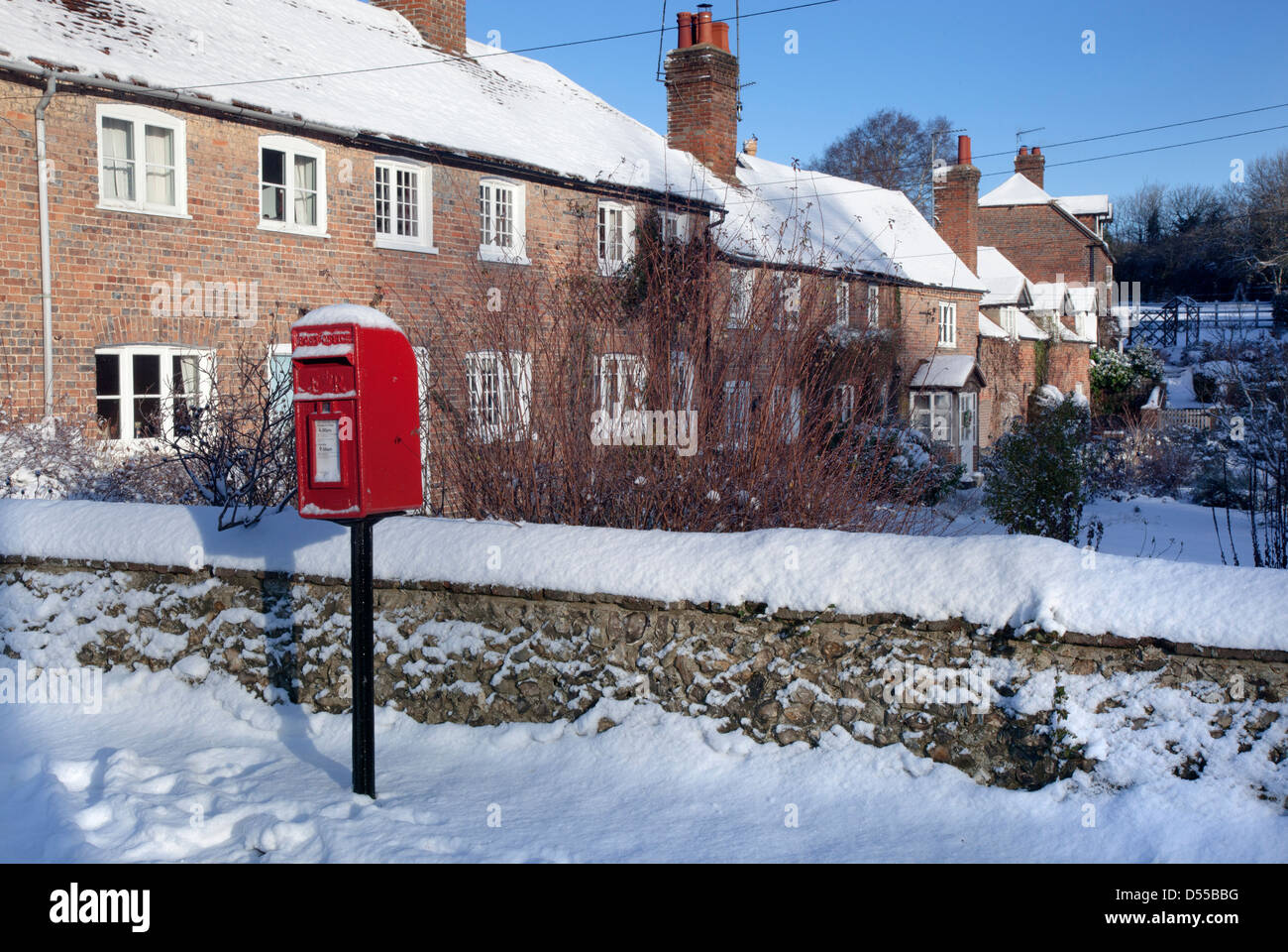 Alte Cottages im kleinen Weiler Ringshall in Hertfordshire, Großbritannien Stockfoto