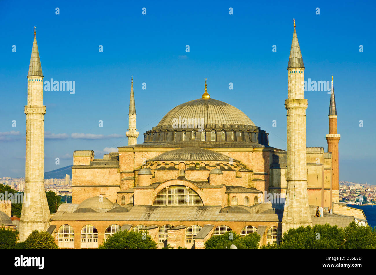 Hagia Sophia oder die Kirche der Heiligen Weisheit beleuchtet, Sultanahmet, Istanbul, Türkei Stockfoto
