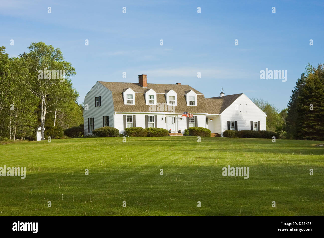 Gambrel Stilhaus in Sommer Maine. Stockfoto