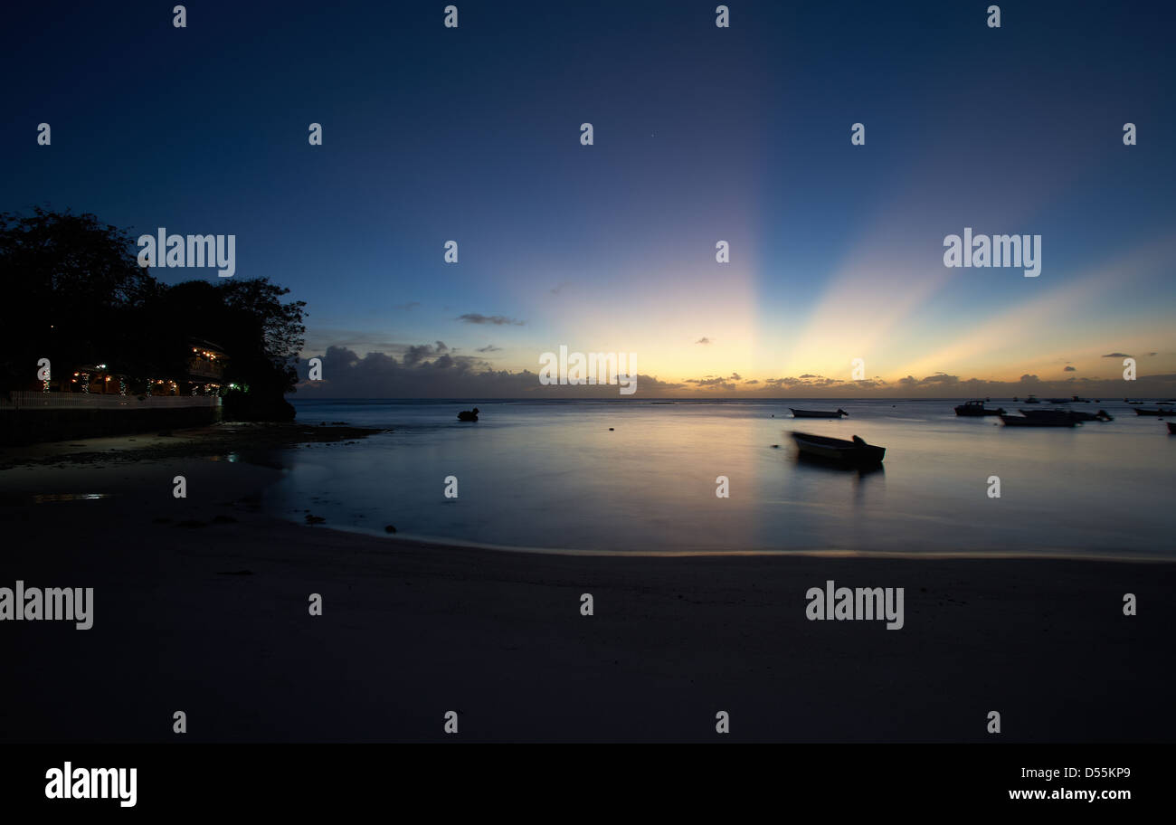 St. Lawrence Gap, Barbados, nach der St.-Lawrence-Bucht in der Abendsonne Stockfoto