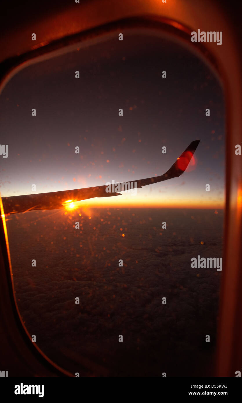 Paris, Frankreich, Ansicht von einem Flugzeug während des Sonnenaufgangs Stockfoto
