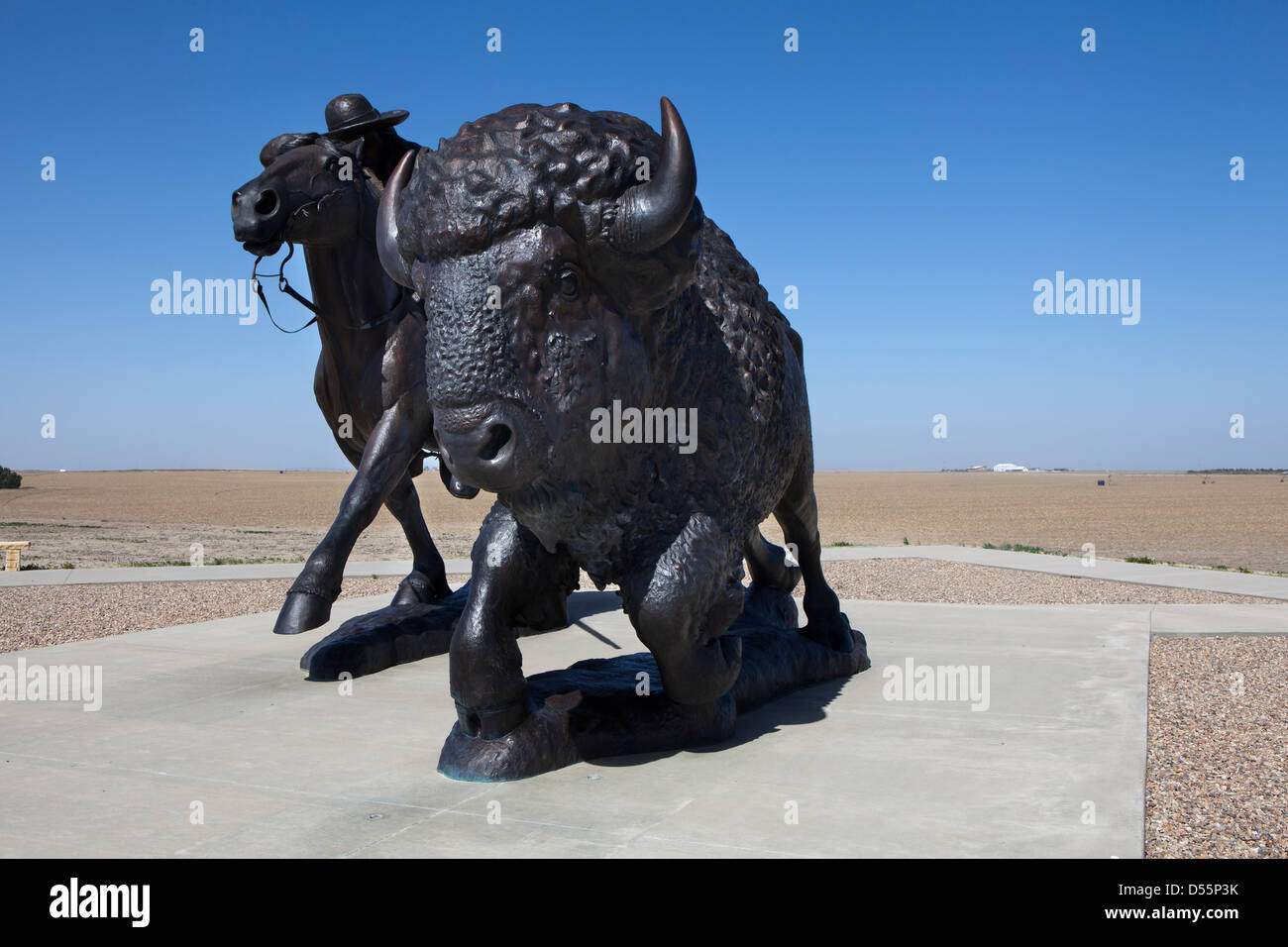 Eine doppelt lebensgroßen Buffalo Bill Bronze-Skulptur in Oakley, Kansas Stockfoto