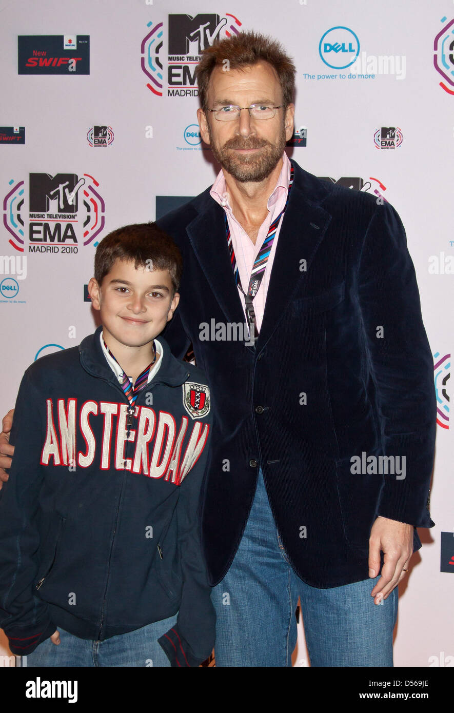 CEO von Warner Music Group Edgar Bronfman Jr. kommt mit seinem Sohn Eric bei 2010 MTV Europe Music Awards (EMA) statt in der Caja Magica in Madrid, Spanien, 7. November 2010. Foto: Hubert Boesl Stockfoto