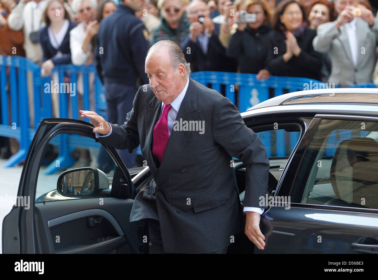 Spaniens König Juan Carlos kommt nach Palma de Mallorca-Kathedrale, einem östlichen Sonntagsmesse zu besuchen. Stockfoto