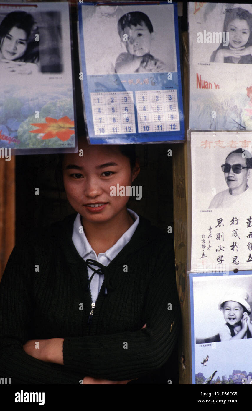 Ein Kalender Anbieter in Peking, China Stockfoto Ein Kalender Anbieter in Peking, China Stockfoto