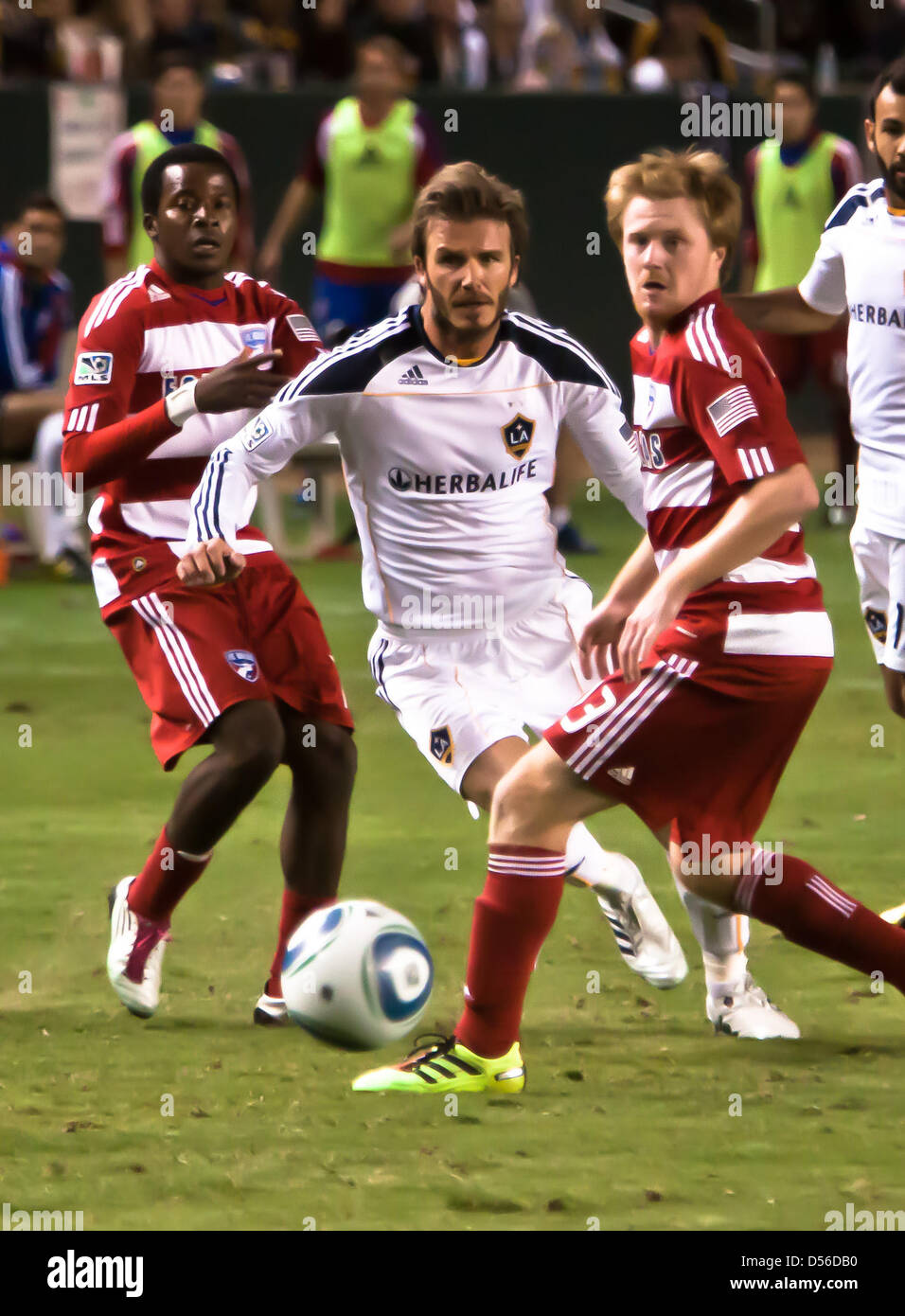 Los Angeles Galaxy Mittelfeldspieler David Beckham (C) ist während der MLS Finale der Western Conference Playoff-Spiel gegen FC Dallas im Home Depot Center in Carson, USA, 14. November 2010 abgebildet. FC Dallas gewann 3: 0. Foto: Hubert Boesl Stockfoto