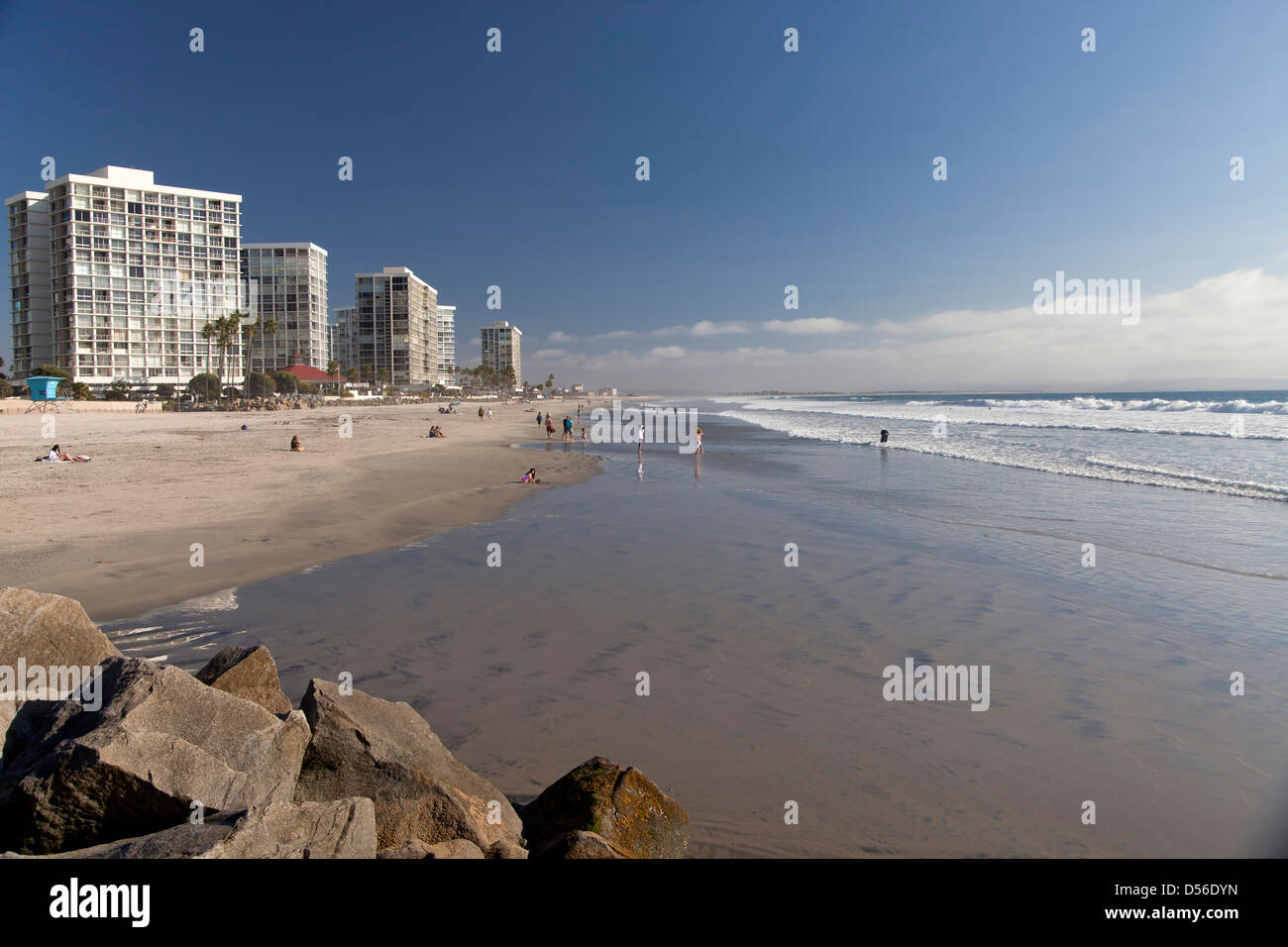Mehrfamilienhäuser am Strand auf Coronado Island, San Diego, Kalifornien, Vereinigte Staaten von Amerika, USA Stockfoto