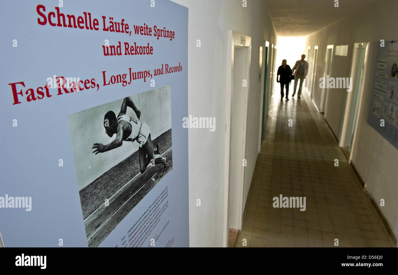 Eine Ausstellung von Jesse Owens ist öffentlich zugänglich im Olympischen Dorf der Olympischen Spiele 1936 in Wustermark, Deutschland, 7. September 2010. Foto: Soeren Stache Stockfoto