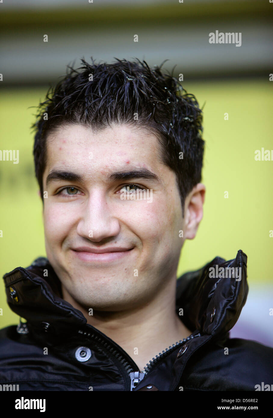 Dortmunds Nuri Sahin auf der Bank während der Bundesliga binden Borussia Dortmund Vs Bayer 04 Leverkusen im Signal Iduna Park in Dortmund, Deutschland, 20. März 2010. Dortmund gewann 3: 0. Foto: Rolf Vennenbernd Stockfoto