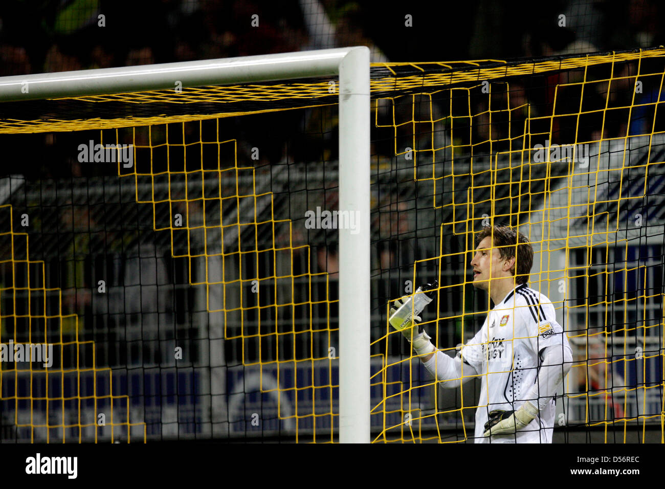 Leverkusens Torwart Rene Adler während der Bundesliga binden Borussia Dortmund Vs Bayer 04 Leverkusen im Signal Iduna Park in Dortmund, Deutschland, 20. März 2010. Dortmund gewann 3: 0. Foto: Rolf Vennenbernd Stockfoto