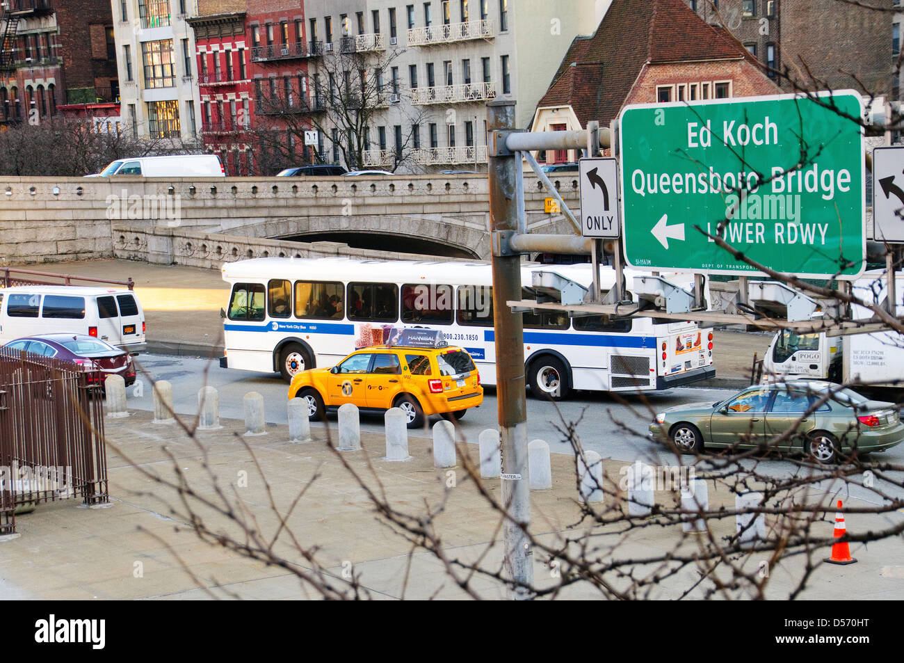 MTA öffentliche Verkehrsmittel Bus Eingabe Queensboro 59th Street Bridge Stockfoto