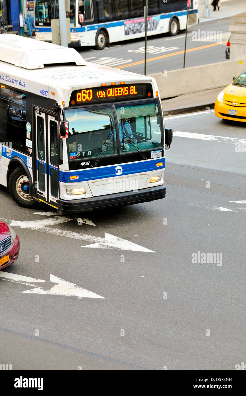 MTA Q60 öffentliche Verkehrsmittel Bus Eingabe Queensboro 59th Street Bridge Stockfoto