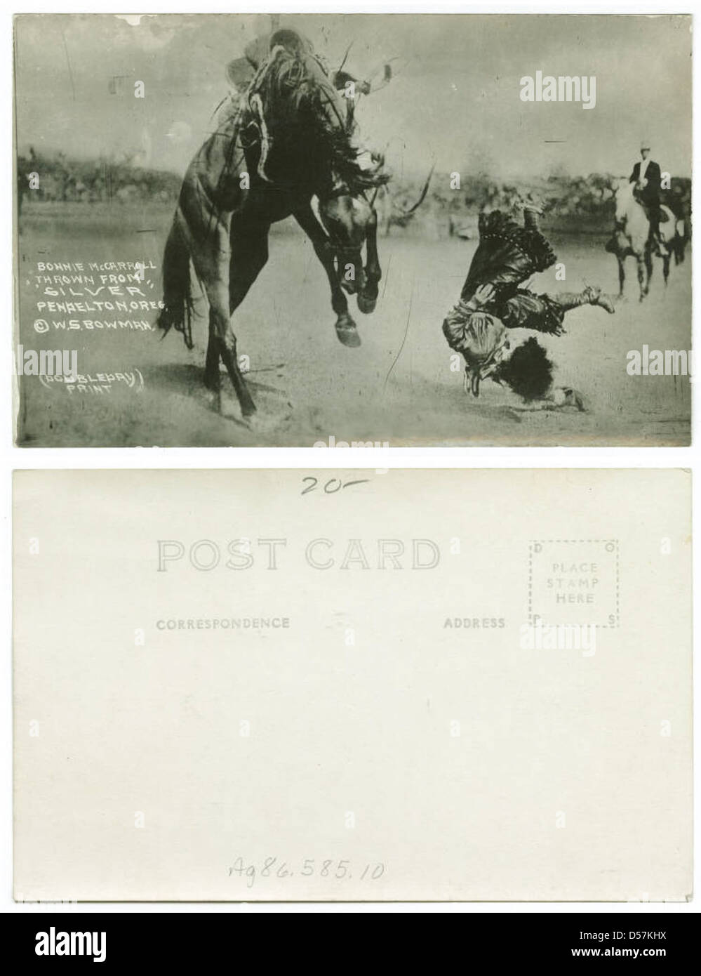 Eine Fotografie von Bonnie McCarroll, einer bekannten Cowgirl, die während eines Rodeos im Westen der USA von ihrem Pferd Silver geworfen wurde. McCarroll war berühmt für ihr Können im Bronc Riding und wurde zu einer Ikone in der Geschichte des Rodeos. Stockfoto