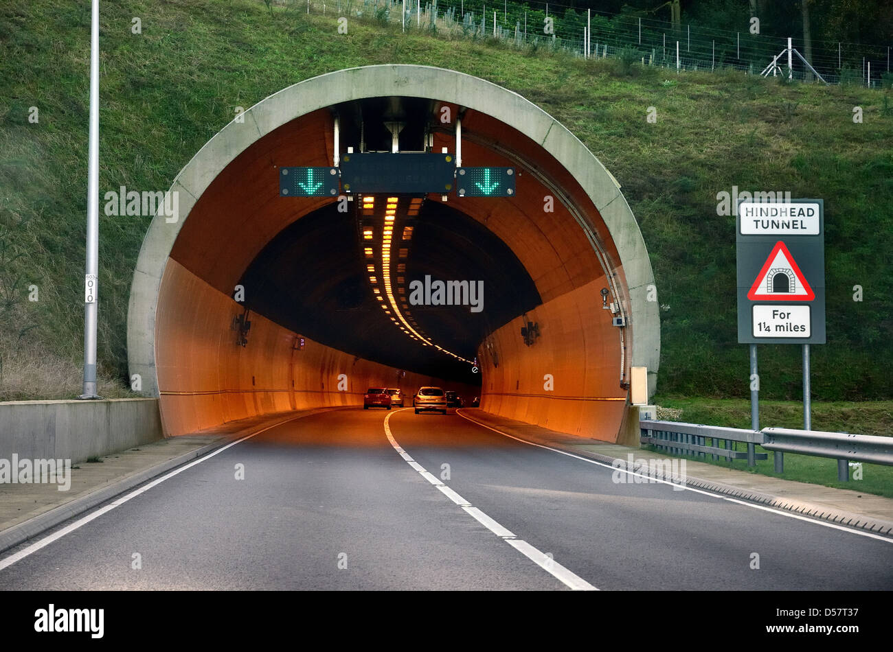 Road Tunnel Traffic Sign Stockfotos & Road Tunnel Traffic Sign Bilder