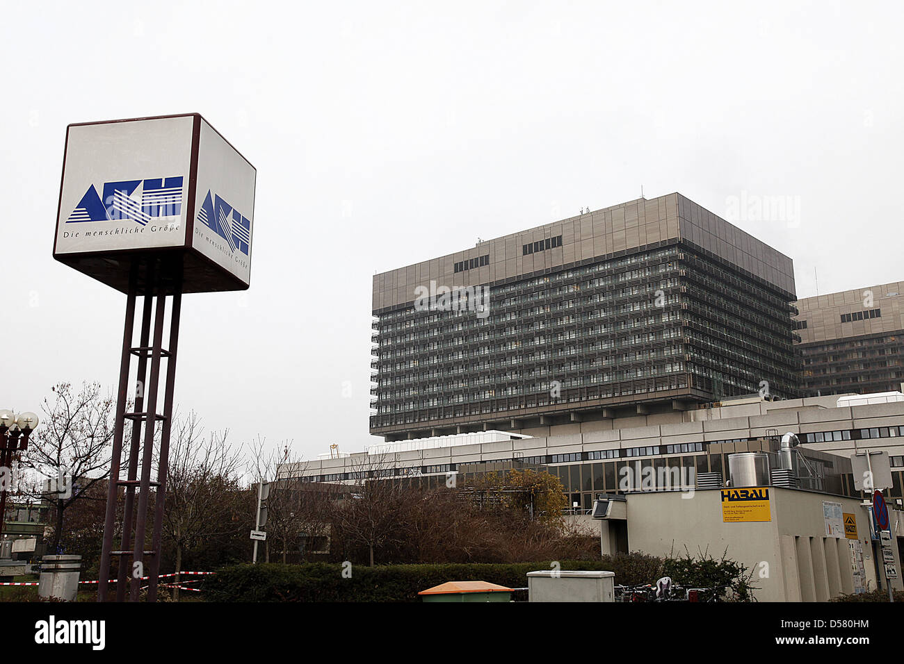 Gesamtansicht der Allgemeines Krankenhaus der Stadt Wien Krankenhaus (AKH) wo George Michael derzeit behandelt wird. Wien, Stockfoto