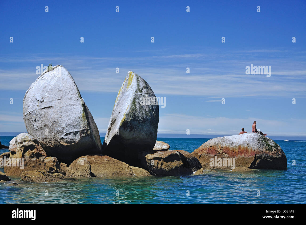 Split Apple Rock, Marahau, Tasman Bay, Abel Tasman Nationalpark, Tasman, Südinsel, Neuseeland Stockfoto