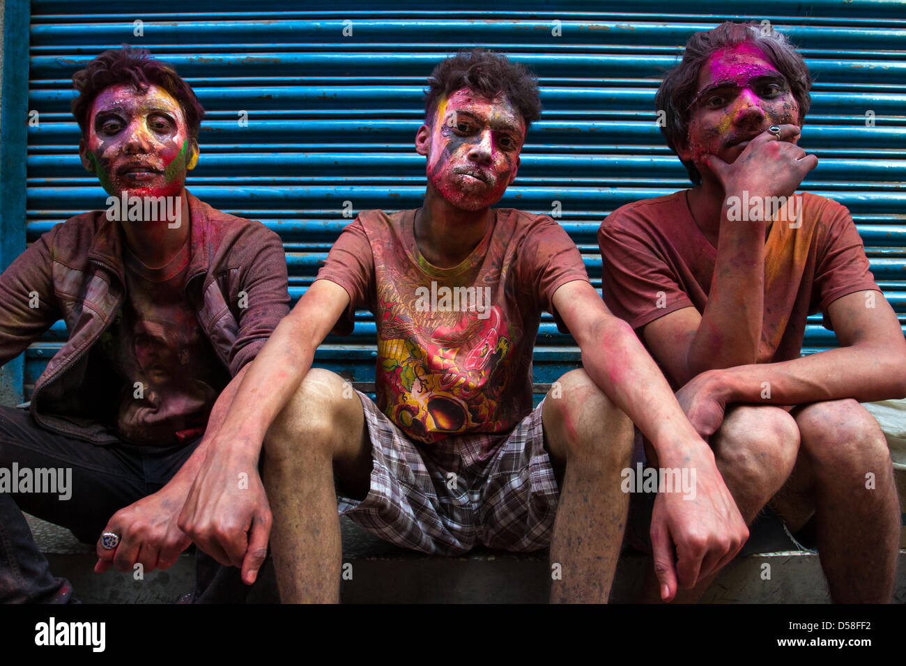 Kathmandu, Nepal. 26. März 2013. Menschen feiern Holi, das hinduistische Festival der Farben. Bildnachweis: Aliaksandr Mazurkevich / Alamy Live News Stockfoto