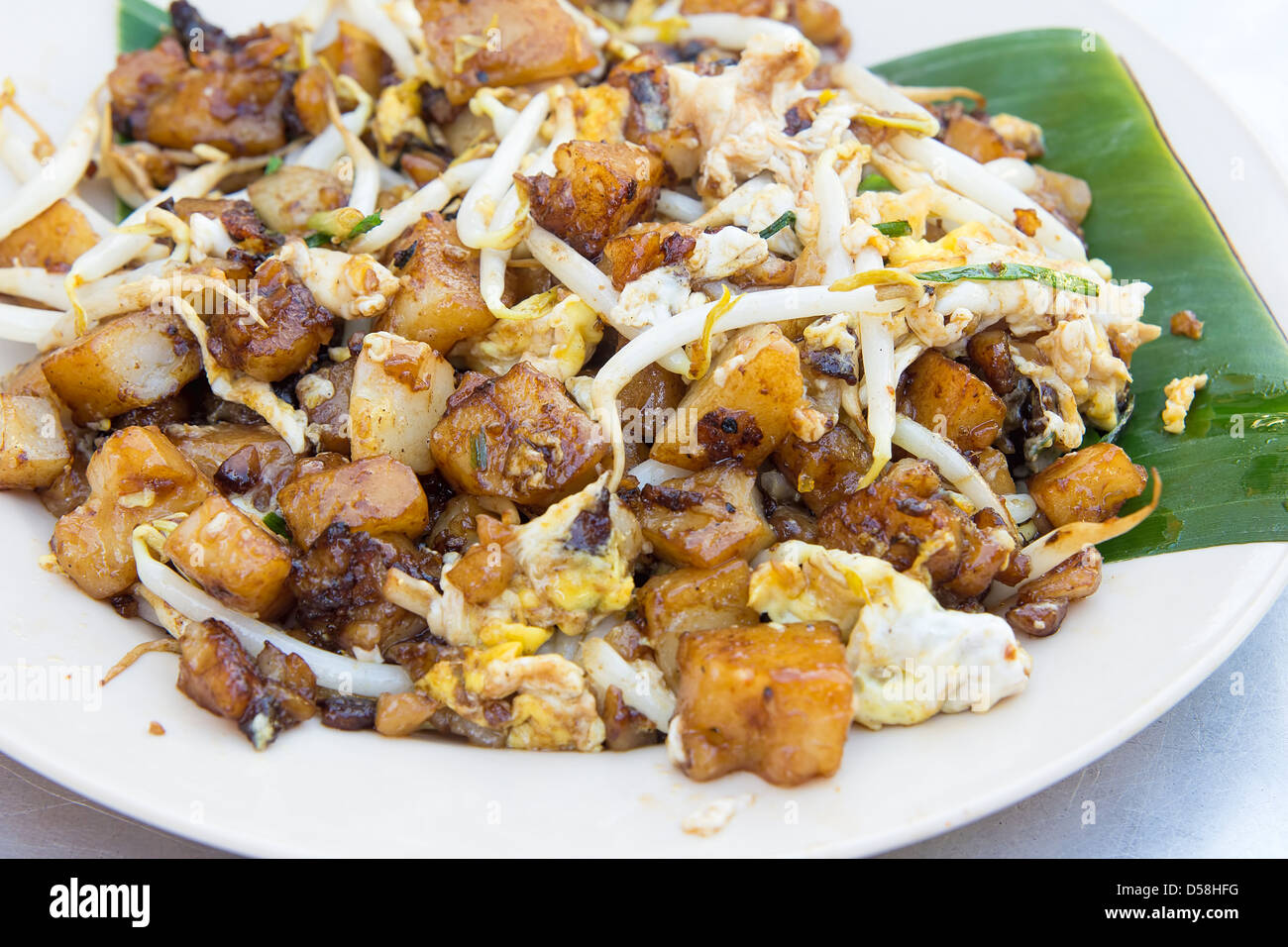Penang Malaysia Fried Rice Karottenkuchen mit Sojasprossen Char Koay Kak lokales Gericht Closeup Stockfoto
