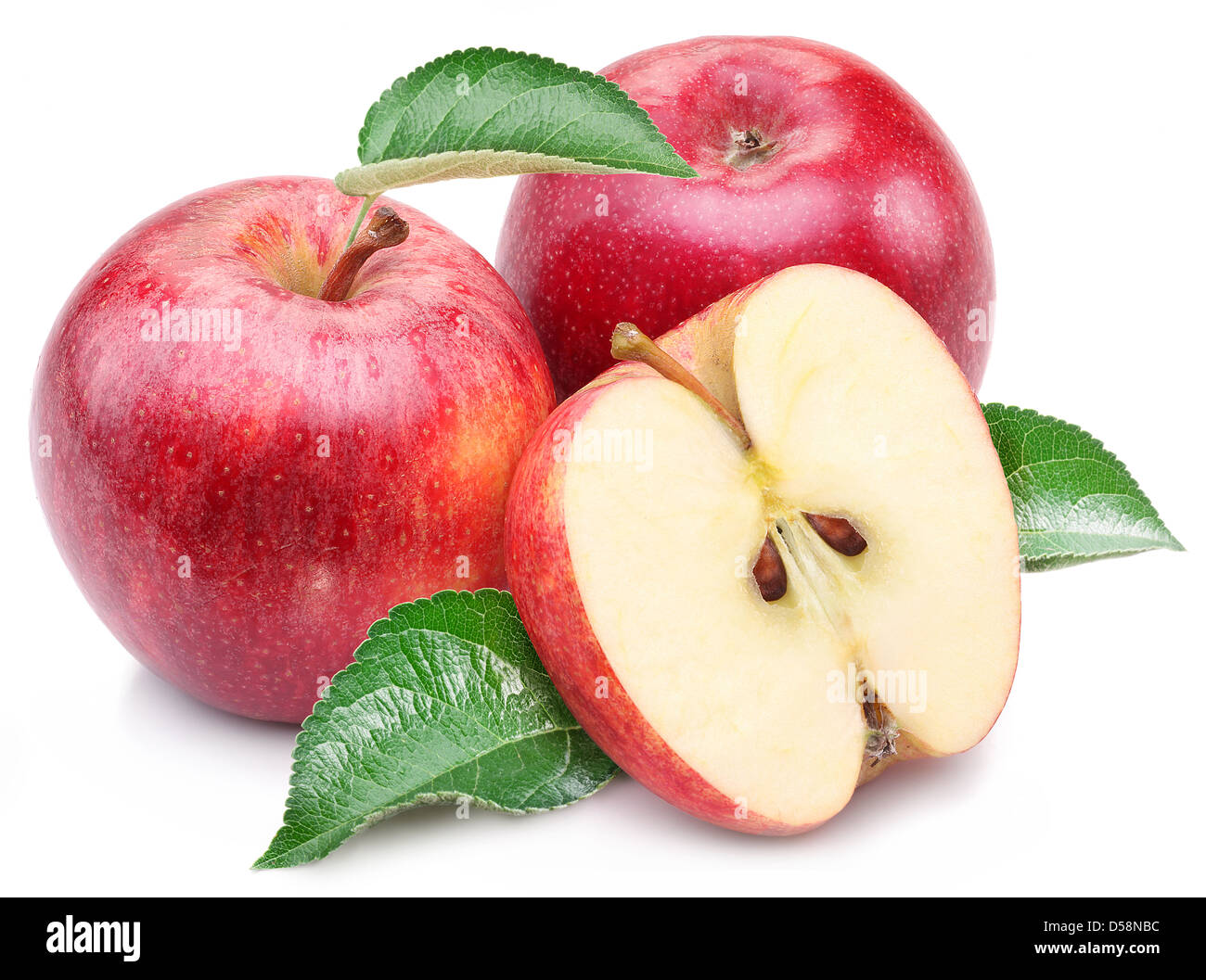 Roter Apfel mit Blatt und Scheibe auf einem weißen Hintergrund. Stockfoto