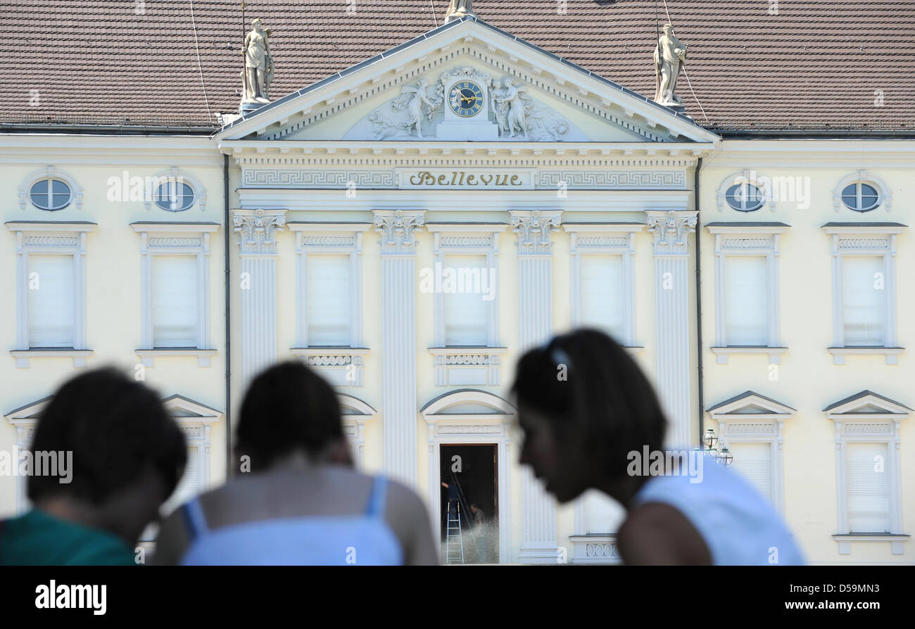 Jalousien sind unten im Schloss Bellevue in Berlin, Deutschland, 28. Juni 2010. Die Bundesversammlung wählt den nächsten Bundespräsidenten am 30. Juni 2010. Foto: RAINER JENSEN Stockfoto