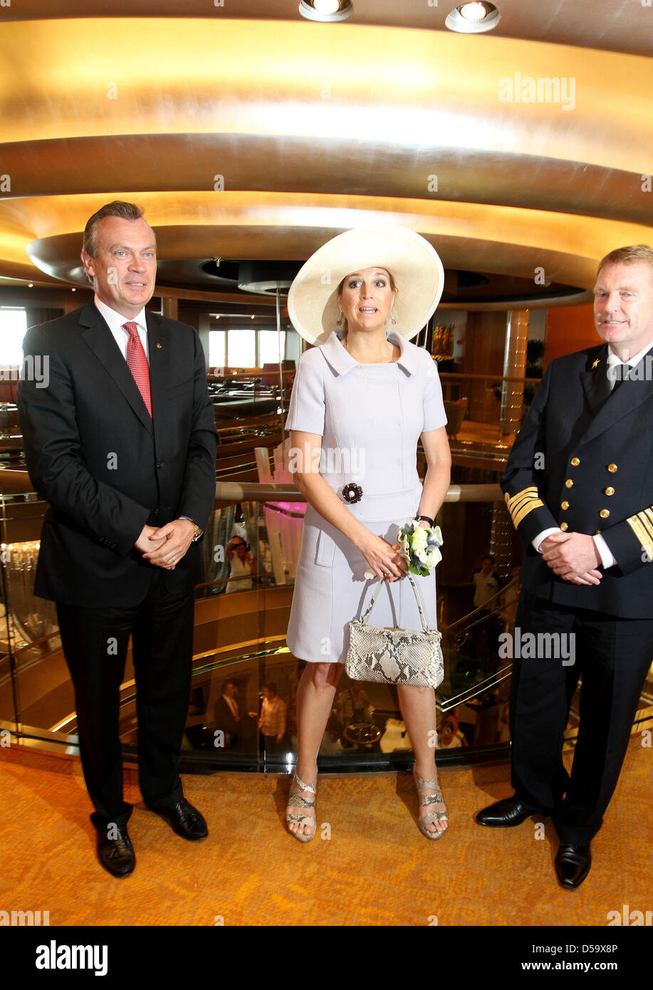 Prinzessin Maxima der Niederlande tauft Kreuzfahrtschiff MS Nieuw Amsterdam von Holland America Line (HAL) in Venedig, Italien, 4. Juli 2010. Das Schiff, gebaut in Venedig, beginnt seine Jungfernfahrt nach der Zeremonie. Foto: Patrick van Katwijk Stockfoto