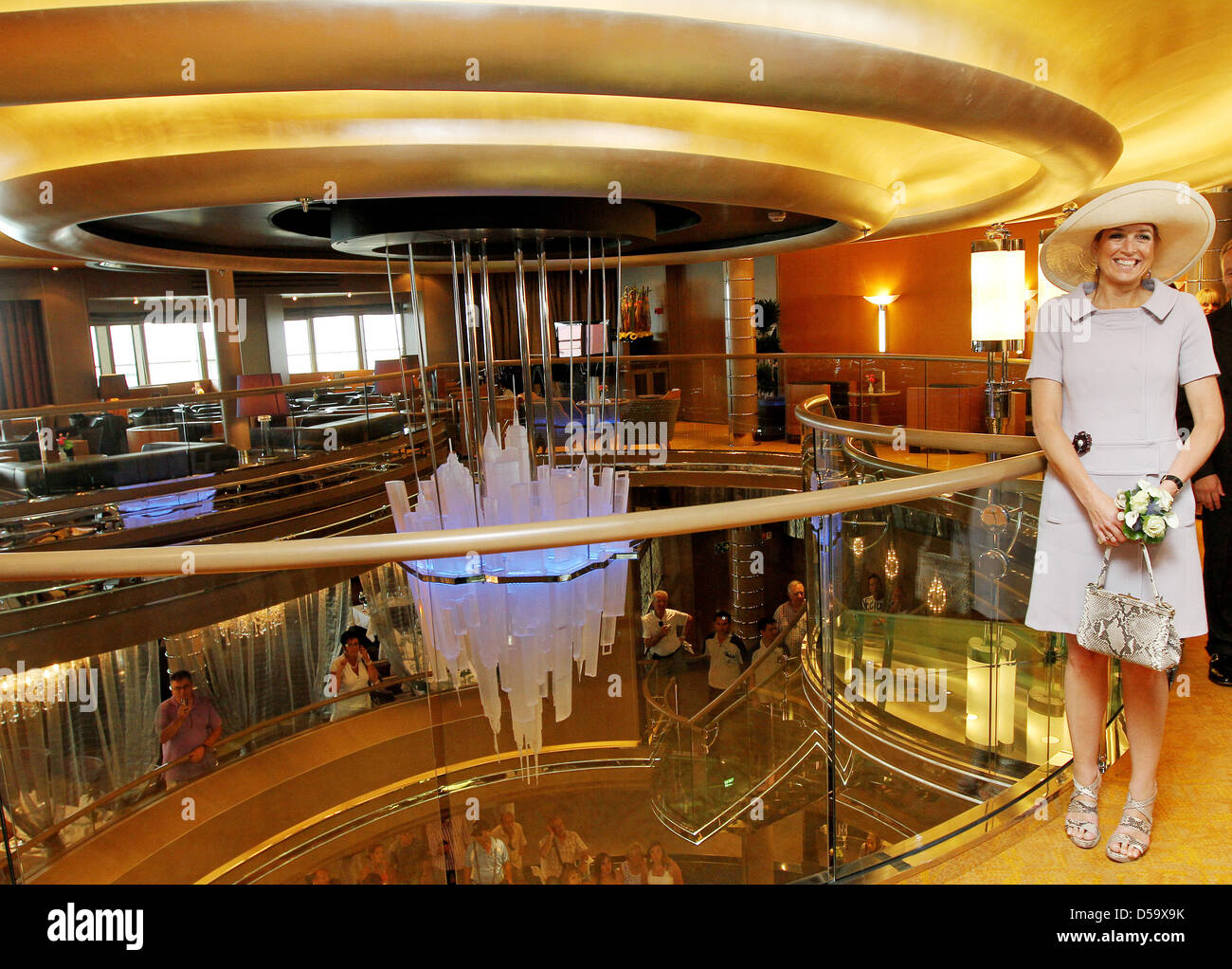 Prinzessin Maxima der Niederlande tauft Kreuzfahrtschiff MS Nieuw Amsterdam von Holland America Line (HAL) in Venedig, Italien, 4. Juli 2010. Das Schiff, gebaut in Venedig, beginnt seine Jungfernfahrt nach der Zeremonie. Foto: Patrick van Katwijk Stockfoto