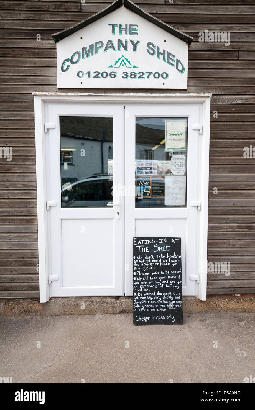 Die Firma Schuppen Fische shop, Café und Restaurant Mersea Island in der Nähe von Colchester UK Stockfoto