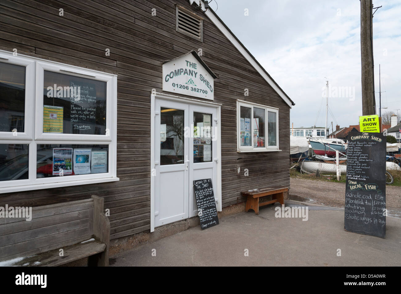Die Firma Schuppen Fische shop, Café und Restaurant Mersea Island in der Nähe von Colchester UK Stockfoto