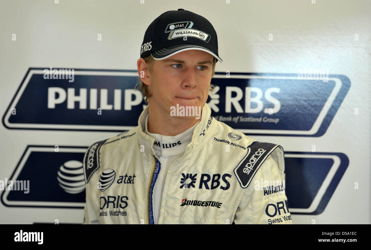 Der Deutsche Formel-1-Prominente Nico HŸlkenberg von Williams bin Freitag (09.07.2010) Beim Ersten Training Auf der überholungsfreien in Silverstone in England in Seiner Box. Bin Fintel begann Mit Dem Gro§en Preis von Gro§britannien Das Zehnte Rennen der Formel-1-Saison 2010.  Foto: Carmen Jaspersen dpa Stockfoto