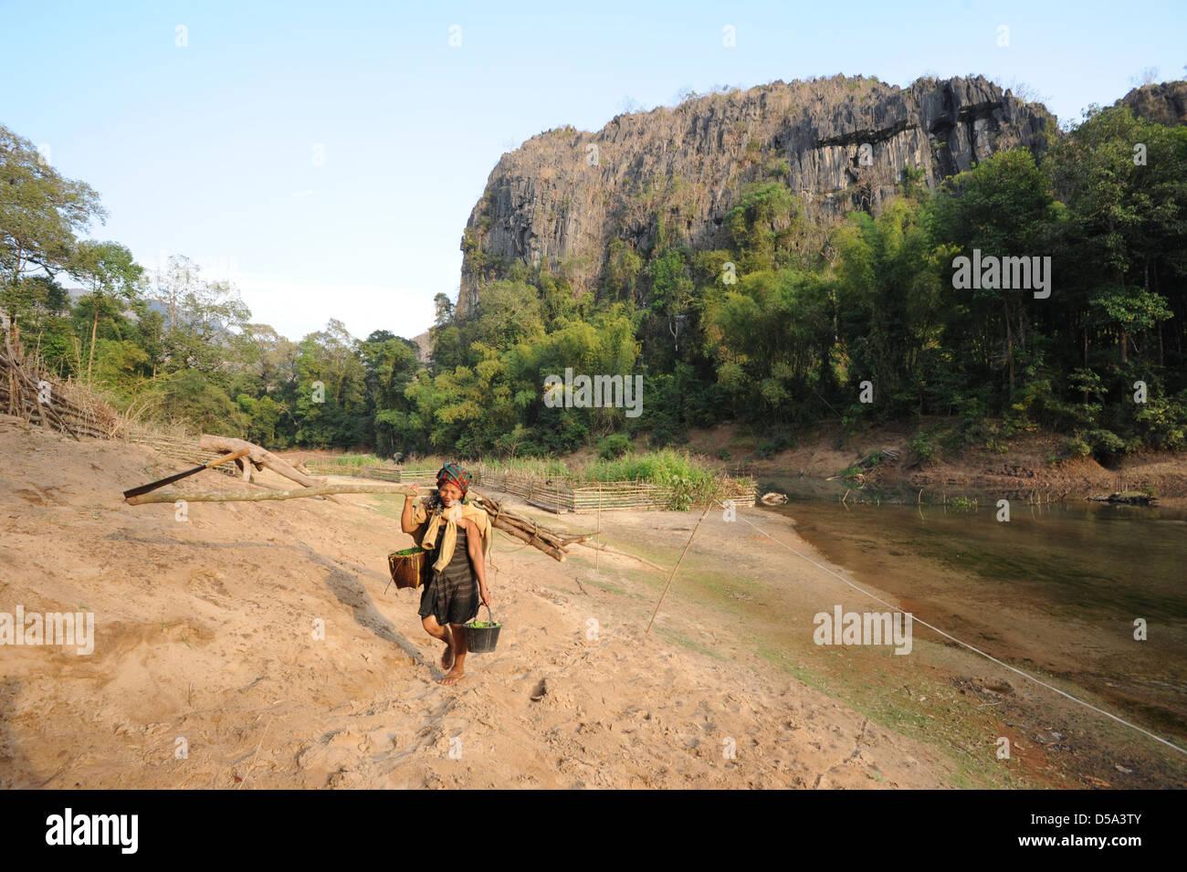 Landwirt im Dorf Ban Kong Lo auf Laos Stockfoto