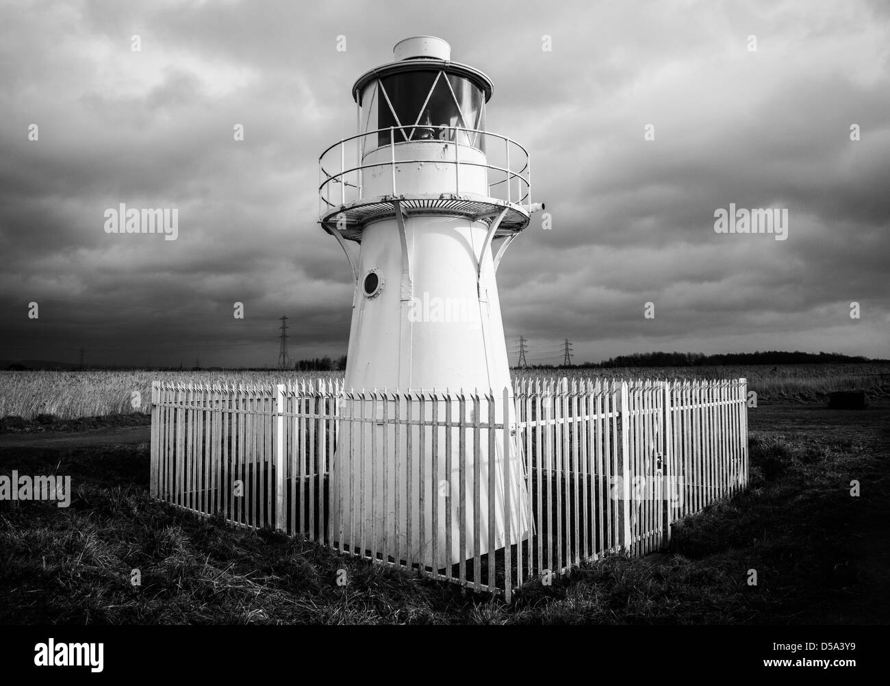 Leuchtturm am R.S.P.B. Feuchtgebiete in Newport, South.Wales reservieren. Stockfoto