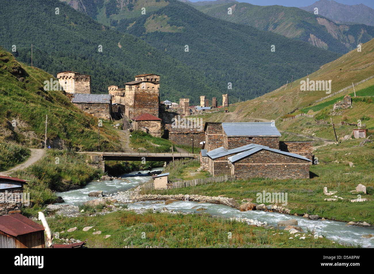 Sehr schöne und UNESCO-Dorf Usghuli in obere Swanetien, Georgia. Stockfoto