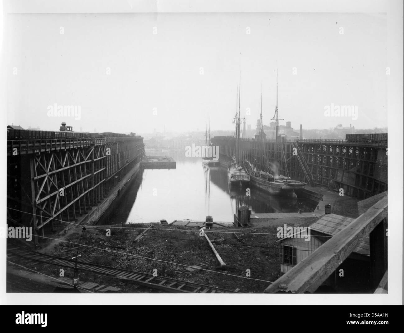 Kohle, beladen mit kleinen Lok; Oswego, New York Stockfoto