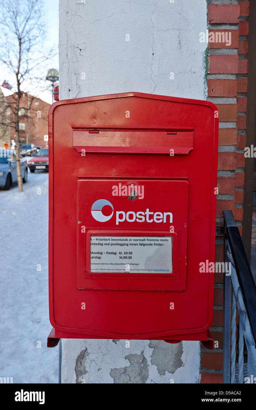 roten norwegischen Norwegen Posten Briefkasten Kirkenes Finnmark Norwegen Europa Stockfoto