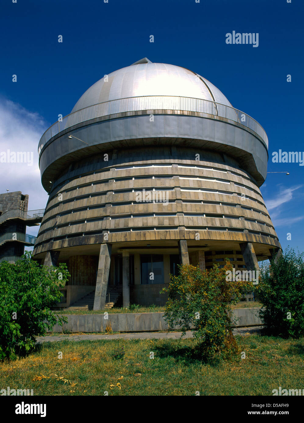 der große Teleskop astronomisches Observatorium Bjurakan Armenien Stockfoto