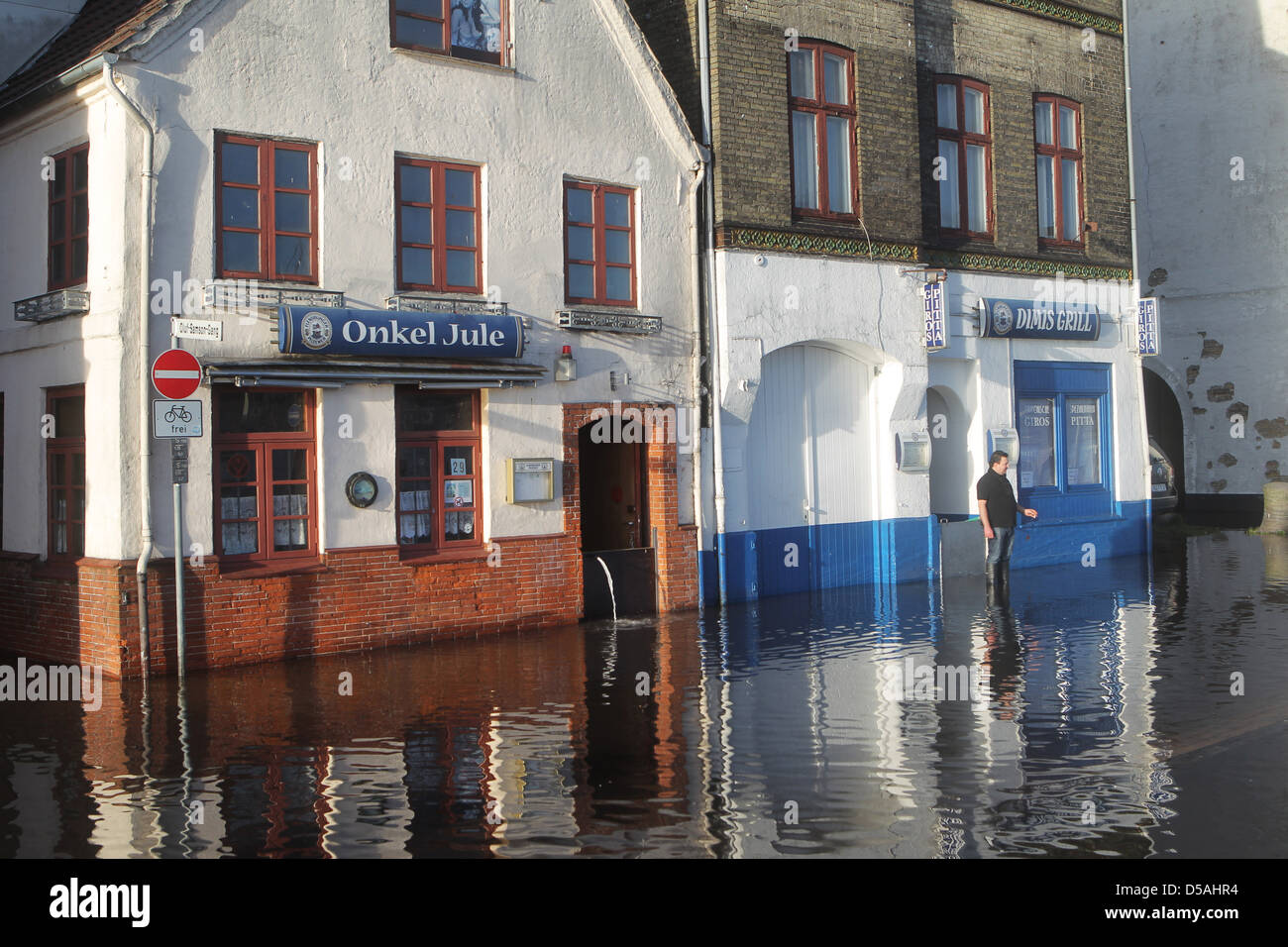 Flensburg, Deutschland, Ostsee-Flut am Flensburger Hafen Stockfoto