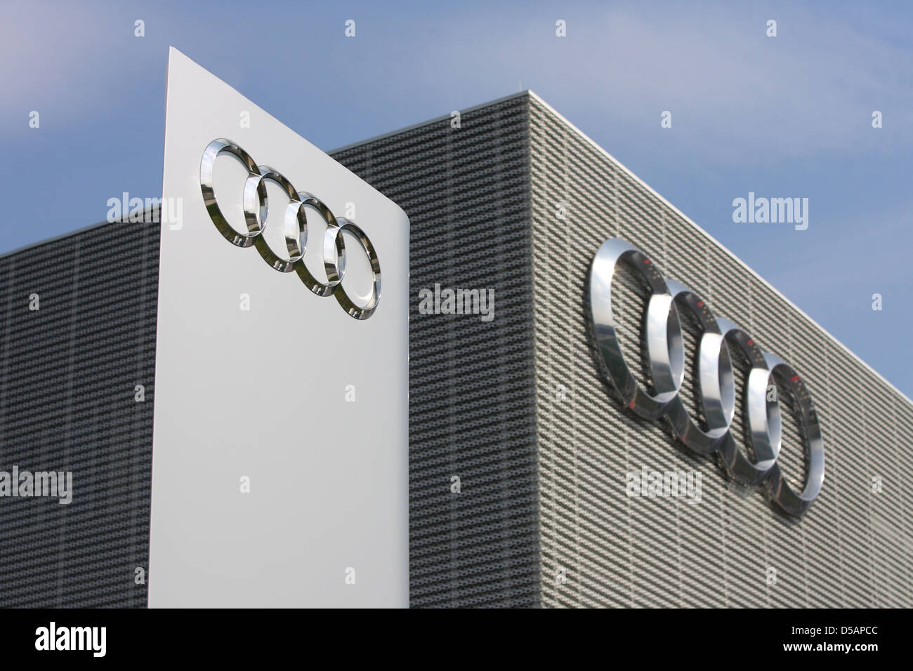 Rezensionen Für Audi Zentrum Berlin Adlershof Audi zentrum -Fotos und -Bildmaterial in hoher Auflösung – Alamy