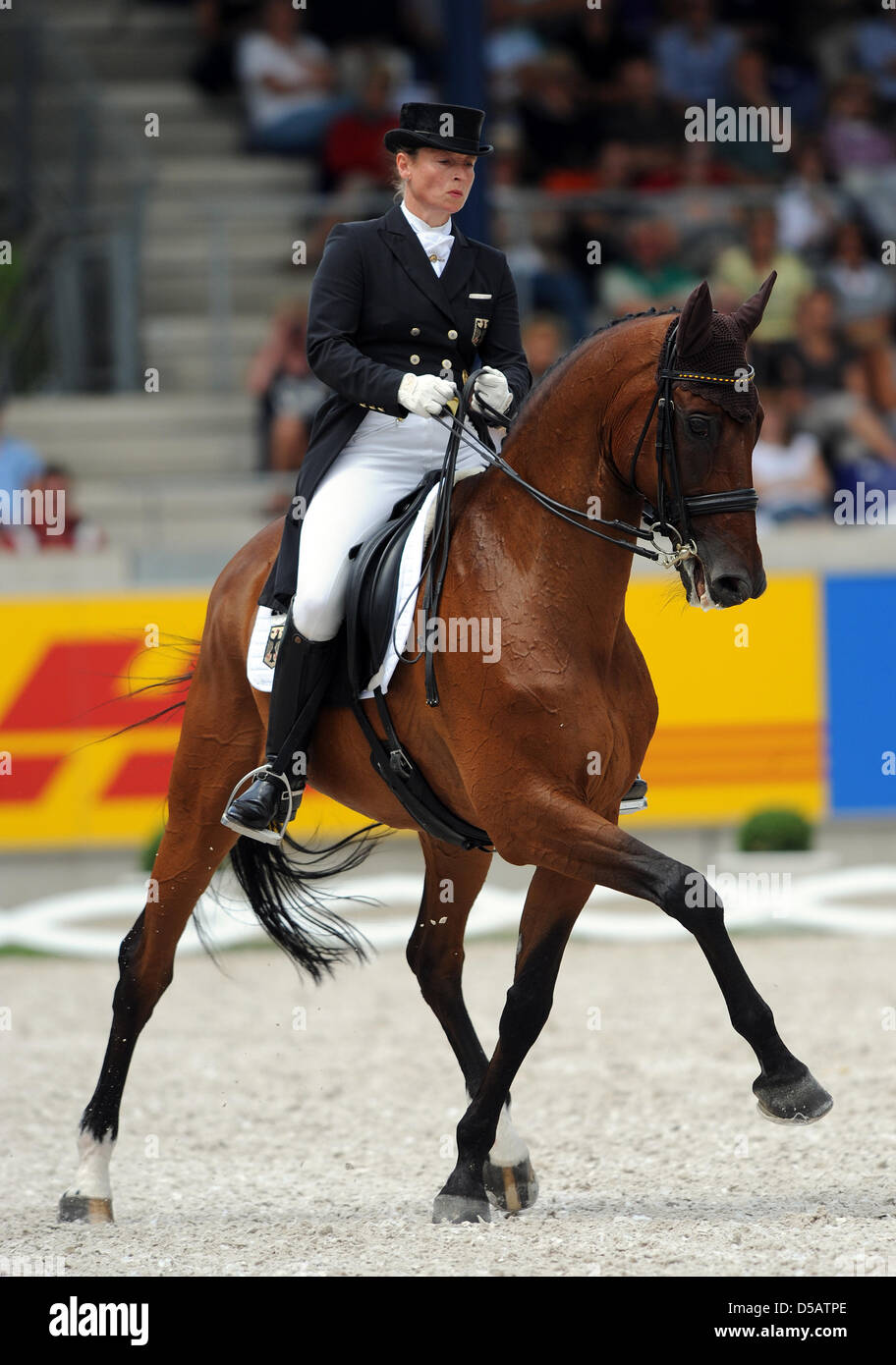 Deutschlands Isabell Werth Auf Ihrem Pferd Satchmo Auf Der Chio 2010 In Aachen Deutschland 15 Juli 2010 Foto J Carstensen Stockfotografie Alamy