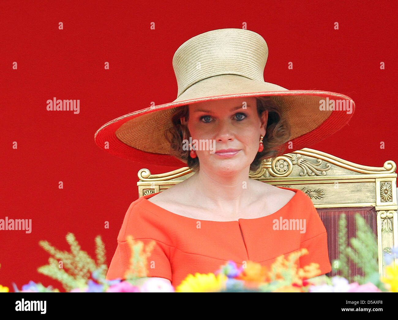 Prinzessin Mathilde von Belgien besucht die Militärparade anlässlich der belgischen Nationalfeiertag in Brüssel, 21. Juli 2010. Foto: Patrick van Katwijk Stockfoto Prinzessin Mathilde von Belgien besucht die Militärparade anlässlich der belgischen Nationalfeiertag in Brüssel, 21. Juli 2010. Foto: Patrick van Katwijk Stockfoto