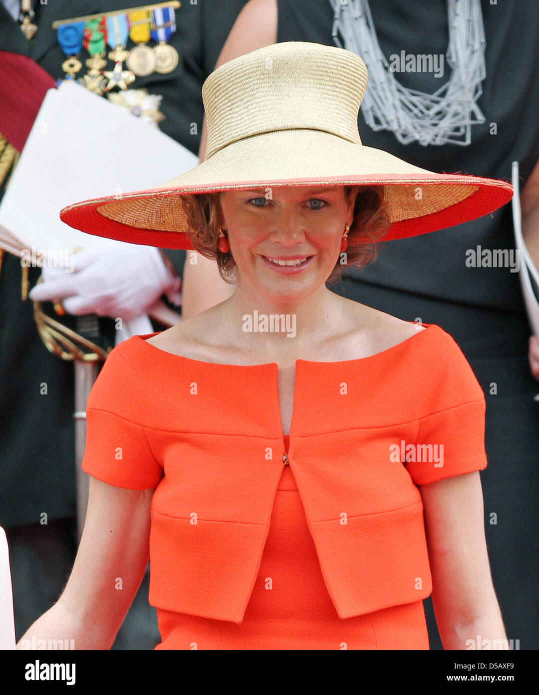Prinzessin Mathilde von Belgien besucht die Militärparade anlässlich der belgischen Nationalfeiertag in Brüssel, 21. Juli 2010. Foto: Patrick van Katwijk Stockfoto Prinzessin Mathilde von Belgien besucht die Militärparade anlässlich der belgischen Nationalfeiertag in Brüssel, 21. Juli 2010. Foto: Patrick van Katwijk Stockfoto