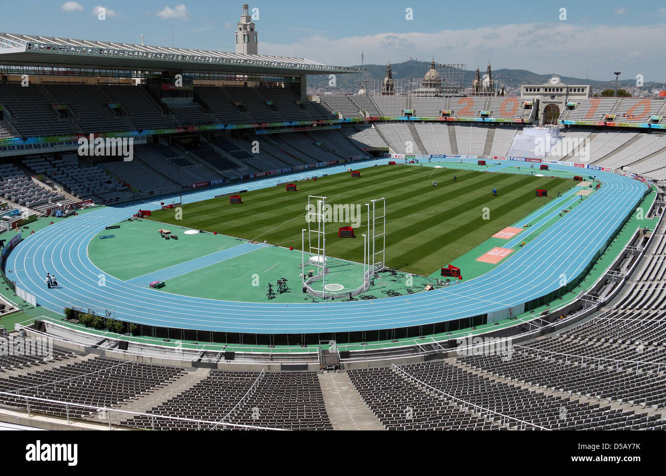 Blick über das Olympiastadion Lluis Companys in Barcelona, Spanien, 24. Juli 2010. Das Stadion ist Austragungsort der Europäischen Leichtathletik Meisterschaften Barcelona 2010 vom 27. Juli bis 01 August stattfand. Foto: Rainer Jensen Stockfoto