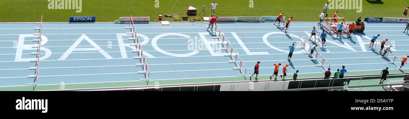 Blick auf Olympia-Stadion Lluis Companys in Barcelona, Spanien, 24. Juli 2010. Das Stadion ist Austragungsort der Europäischen Leichtathletik Meisterschaften Barcelona 2010 vom 27. Juli bis 01 August stattfand. Foto: Rainer Jensen Stockfoto