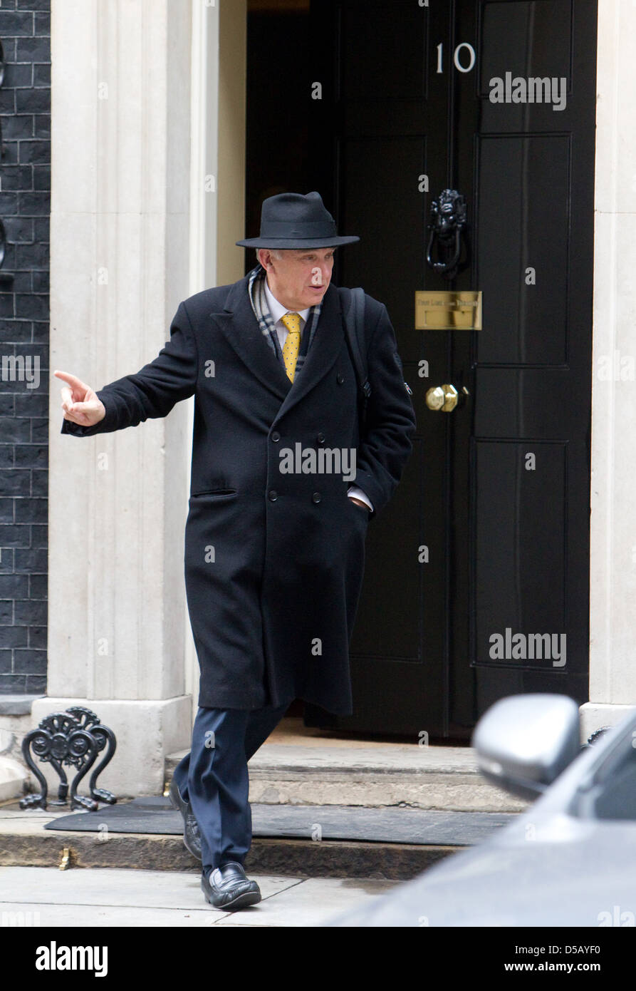Vince Cable, Minister für Wirtschaft, Innovation und Qualifikation und MP für Twickenham verlässt Nummer 10 Downing Street am 20. März 2013 Stockfoto