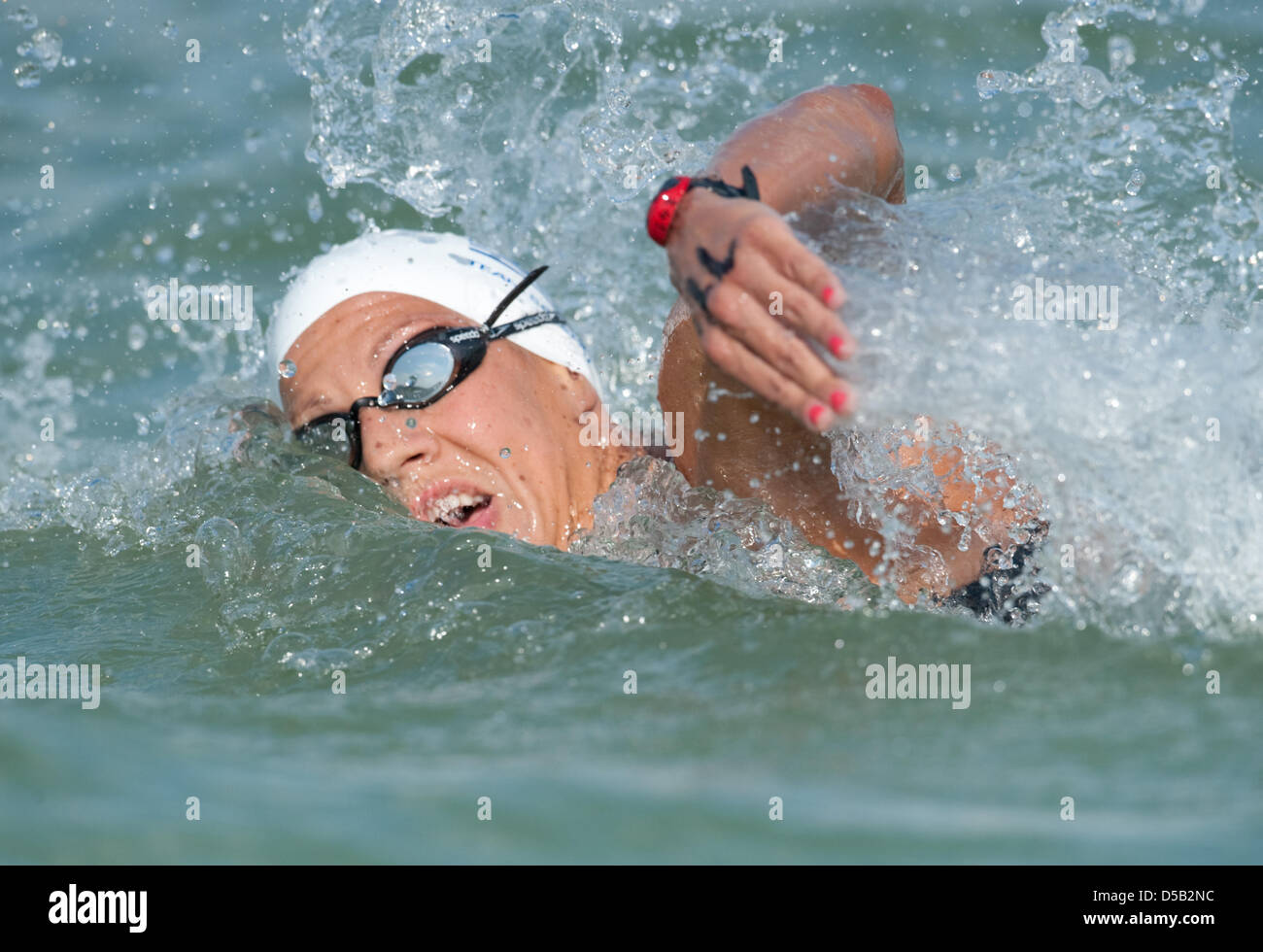 Griechische Schwimmerin Marianna Lymperta während den 5km Freiwasser bei den 30. LEN European Championships in Balatonfüred, Ungarn, 4. August 2010. Sie wurde Dritter und gewann Bronze. Foto: Bernd Thissen Stockfoto